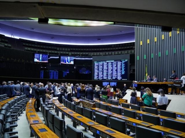 Pedido da oposição foi protocolado na quinta-feira na Câmara e aguarda leitura para instalação de CPI. (Foto: Pablo Valadares/Câmara dos Deputados)
