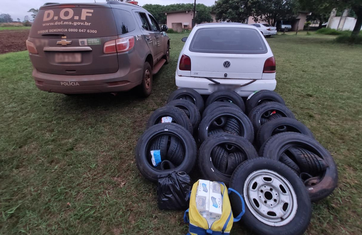 Contrabando de 48 pneus e 20 pcts cigarros VW Gol Ponta Porã