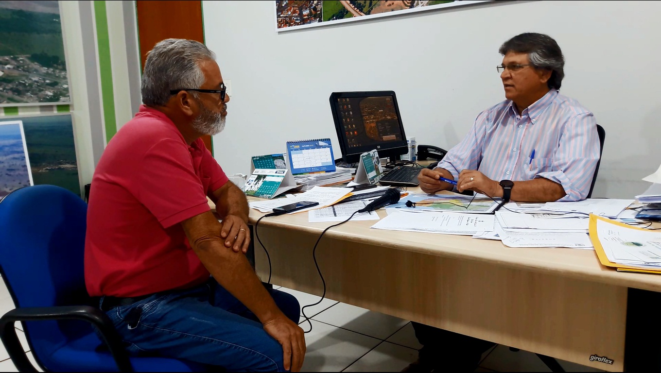 Entrevista é gravada no gabinete do prefeito de Brasilândia - Assessoria de Comunicação