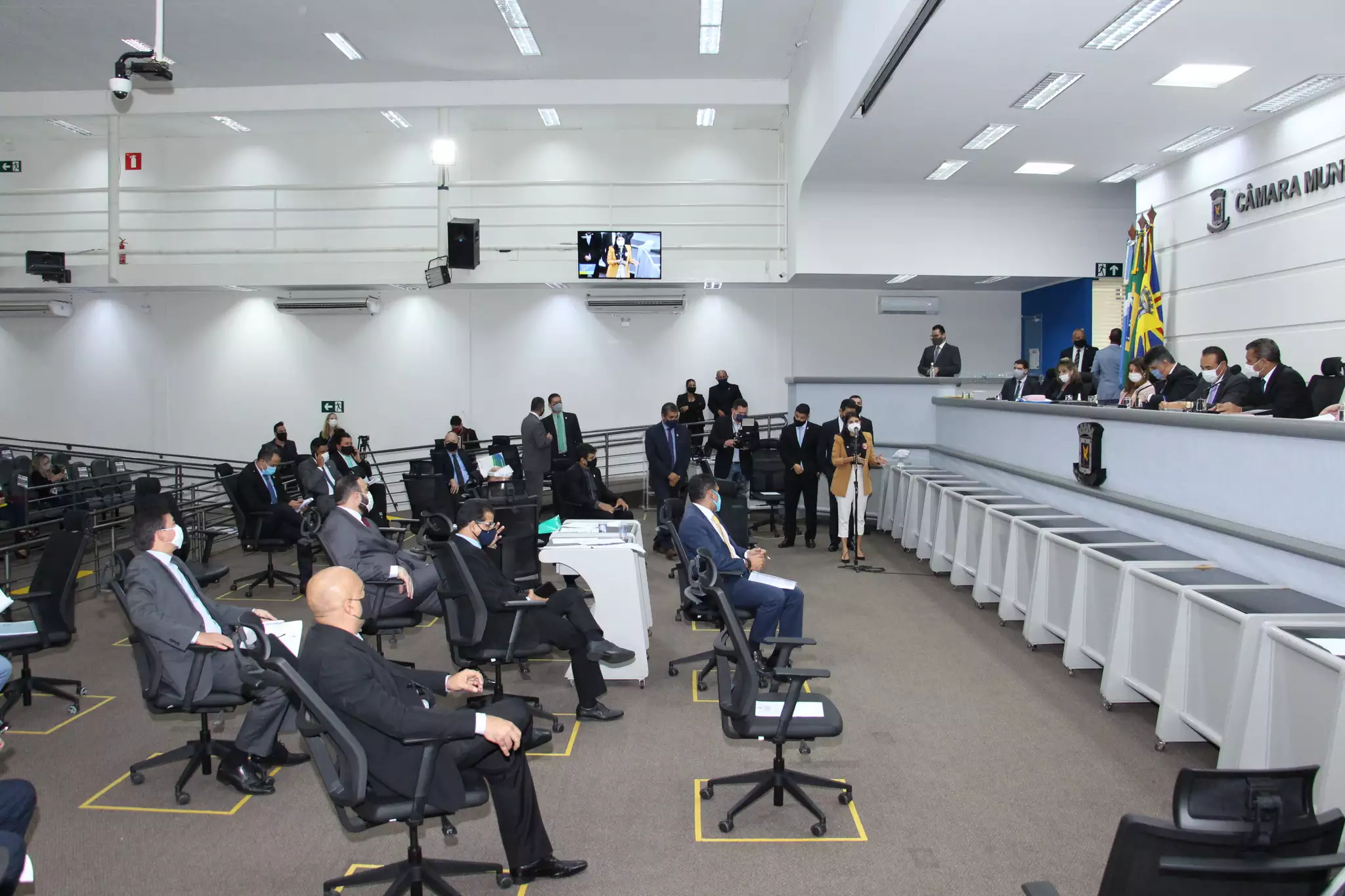 Vereadores em plenário durante sessão desta quinta-feira (11). (Foto: Divulgação / Câmara Municipal