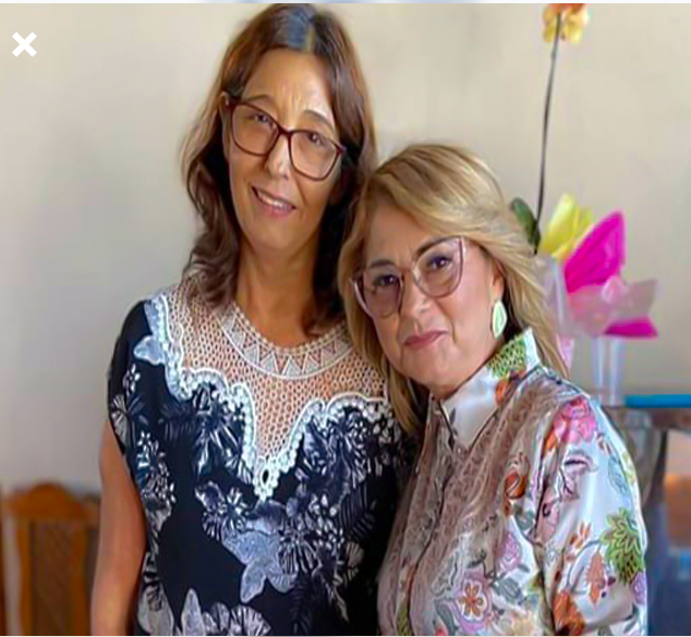 Sirlene (à esquerda), durante recente homenagem aos servidores da Saúde, ao lado da prefeita Vanda Camilo (Foto: Rafael Brites)