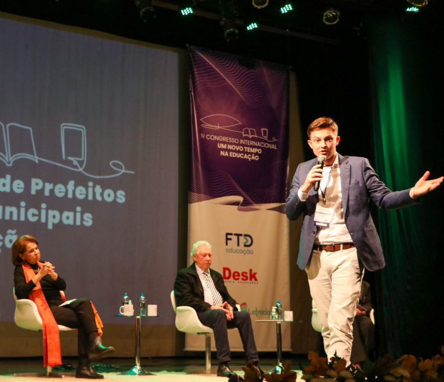 Prefeito Lucas Foroni no IV Congresso Internacional de Educação