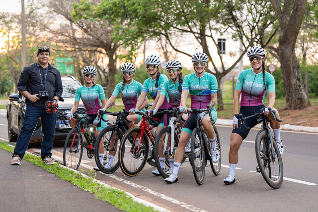 Grupo de ciclismo feminino Venus, responsável pela ação. (Foto: Cyro Clemente) 