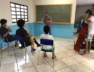 No Morada da Serra, crianças têm aulas para aprender a tocar na Orquestra Sinfônica