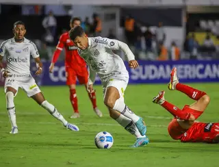 Com gol no fim, Santos bate o Unión La Calera e assume liderança do grupo na Sul-Americana