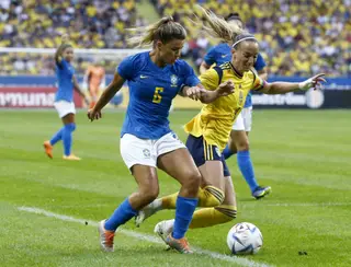 Seleção feminina leva virada da Suécia em último teste antes da Copa América