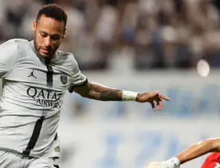 Atuação de gala na estreia do Campeonato Francês rende elogios a Neymar: 