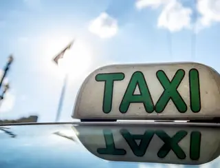Auxílio de R$ 1.000 a taxistas começa a ser pago nesta terça