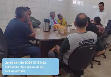 Secretário Edno Ribas, da Sederma, na reunião com os empresários do ramo de reciclagem (Foto: Divulgação)