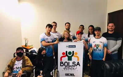 Contemplados do Bolsa-atleta recebem kit fornecido pela Prefeitura de Sidrolândia