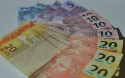 Câmara aprova salário mínimo de R$ 1.212, sem aumento real