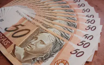 Senado aprova medida provisória que estabelece salário mínimo em R$ 1.212