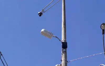 Curitiba é a 1ª cidade brasileira a receber luminária inteligente com antena 5G integrada; testes começam nesta quarta (22)