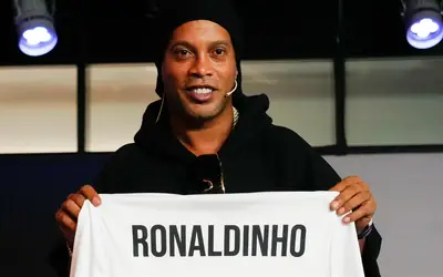 Real San Luis, do México, anuncia a contratação de Ronaldinho Gaúcho