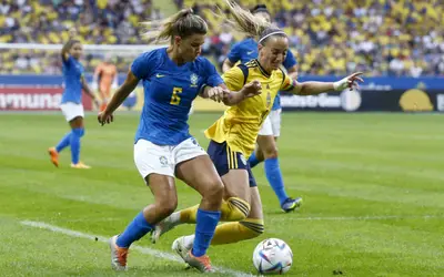 Seleção feminina leva virada da Suécia em último teste antes da Copa América