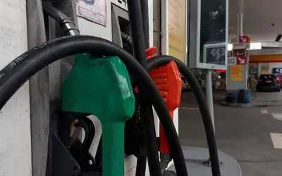 Preço médio do litro de gasolina pode cair para R$ 5,84 com medidas do governo, afirma ministro de Minas e Energia