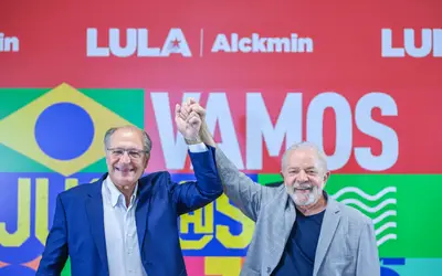 Chapa Lula-Alckmin registra candidatura no TSE