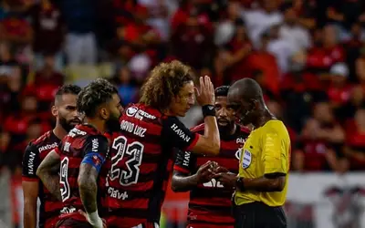 Flamengo pede providências à CBF após hostilidade sofrida por torcedores no Paraná