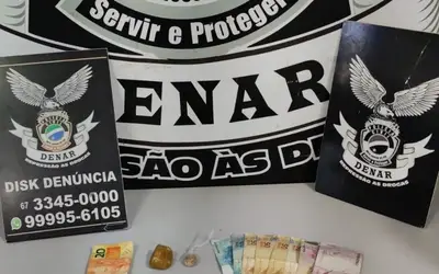 Dois são flagrados pela Polícia Civil, no momento em que vendiam drogas no Bairro Tiradentes