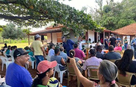 Famílias do assentamento Flórida receberam atendimento por instituições durante Dia D no Campo